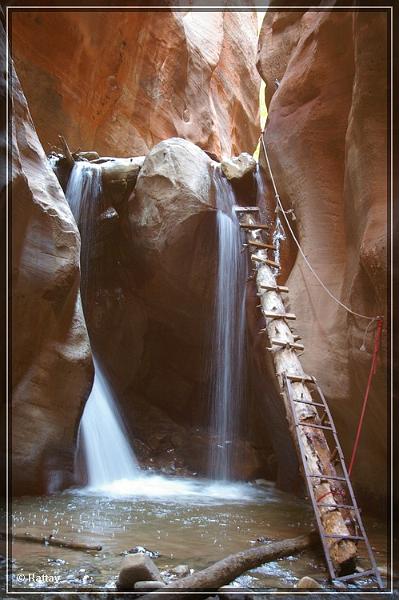 USA 2007 Tag03 026.jpg - Erster Wasserfall im Kanarra Creek Slot Canyon