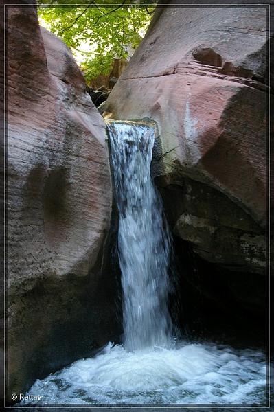 USA 2007 Tag03 033.jpg - Kleiner Wasserfall im Kanarra Creek